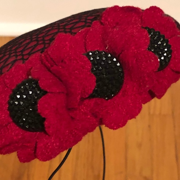 Red Hat - Picture 2 of 3